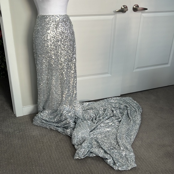 BRAND NEW!! Fashion Nova Sequin Maxi Skirt - Picture 4 of 6